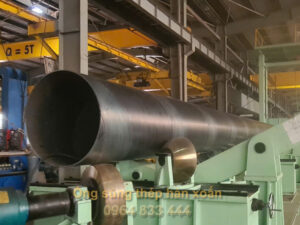 Sản xuất ống sùng thép hàn xoắn tại nhà máy